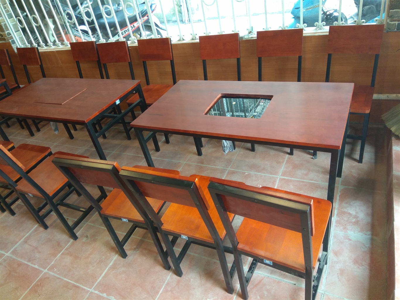 bàn ghế nhà hàng quán ăn